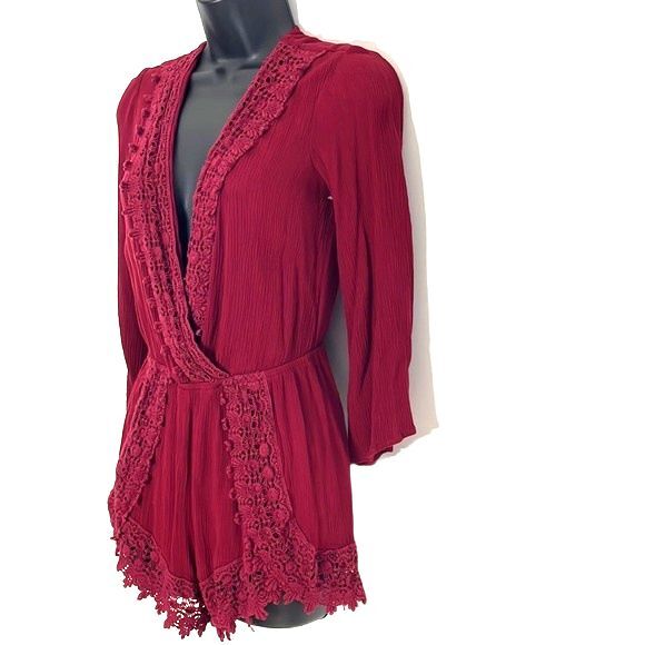 Forever 21 Burgundy Lace Romper 3/4 Sleeves Size Small - Picture 4 of 11